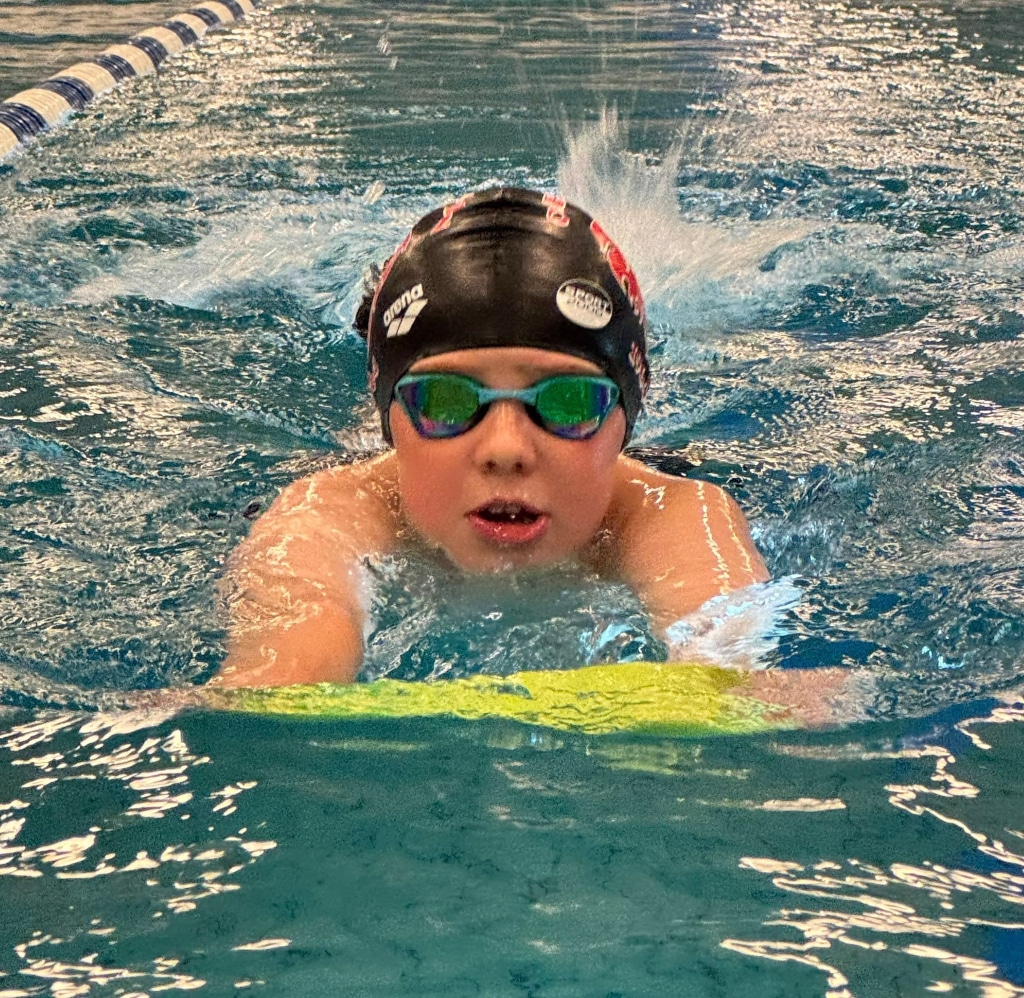 Carouge Natation - École de natation niveau 4